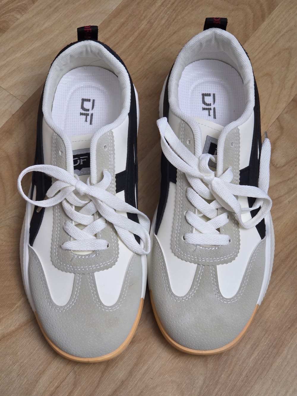 De Florance Vintage Sneaker Women's 9 White Black Suede Chunky Platform NWOT